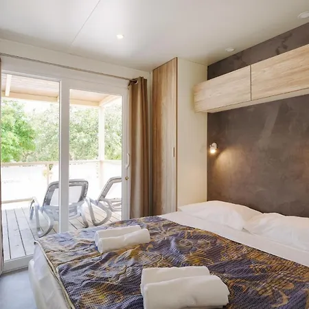 Mobile Homes - Fkk Nudist Solaris Tar-Vabriga